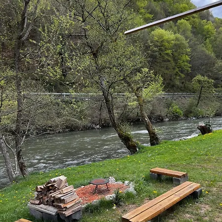 公寓 River Vinac 亚伊采