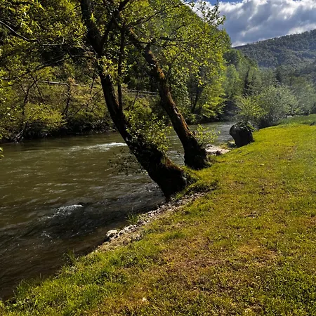 公寓 River Vinac 亚伊采